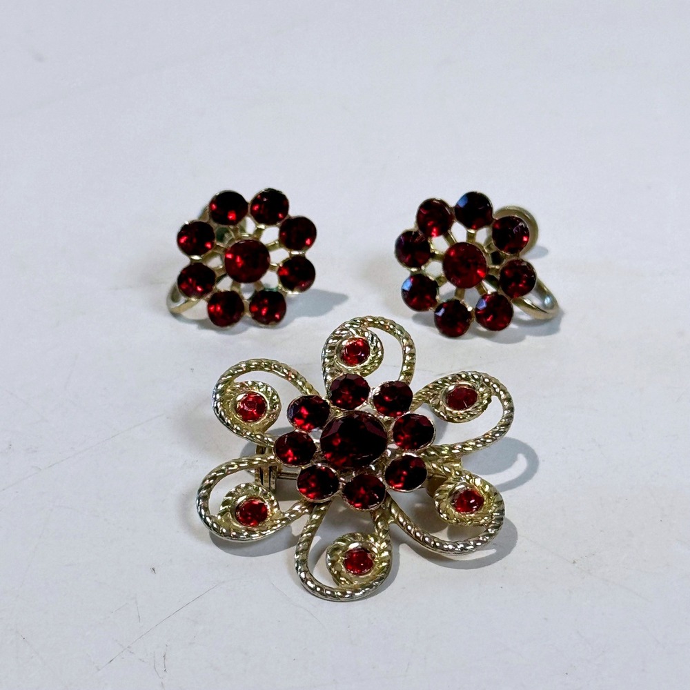 Vintage Floral Red Rhinestone Brooch‎ Pin & Screw Back Earrings Matching Set